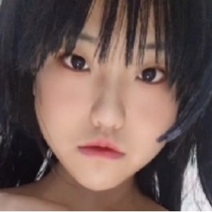 18岁娃娃脸青春少女定制开发两千元起，最新泄密B站嫩妹百度盘搬运！